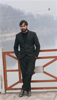 Aadil Manzoor